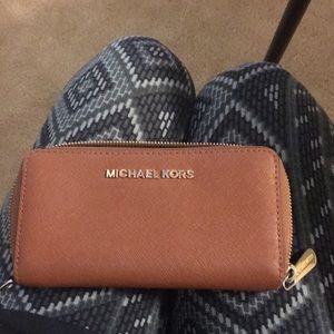 Medium Michael Kors Wallet - Tan - EUC